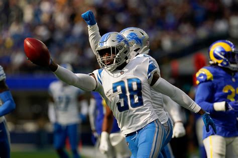 NFL suspends more players for gambling policy .